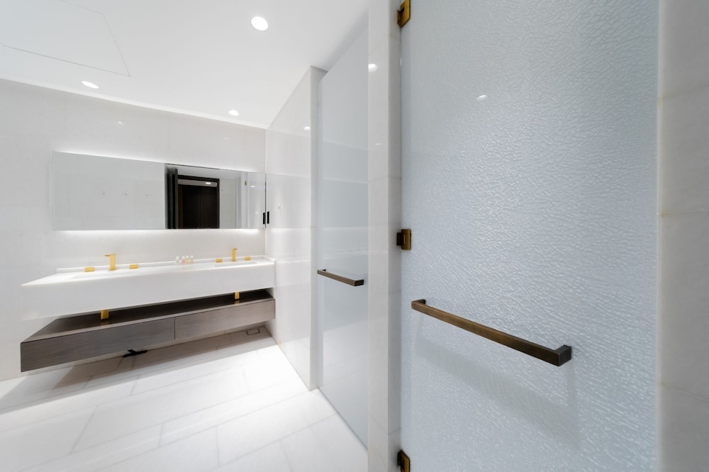 EDEN'S Homes & Villas - FIVE Residences
