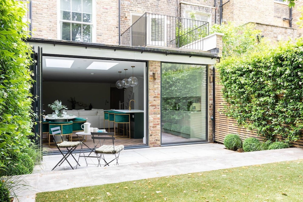 Westbourne Park Road Xviii by Onefinestay