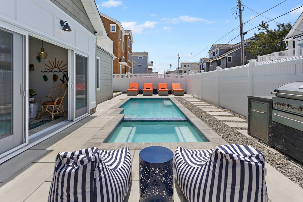 Heated Pool Hot Tub 5BR Game Room Elevator Cabana