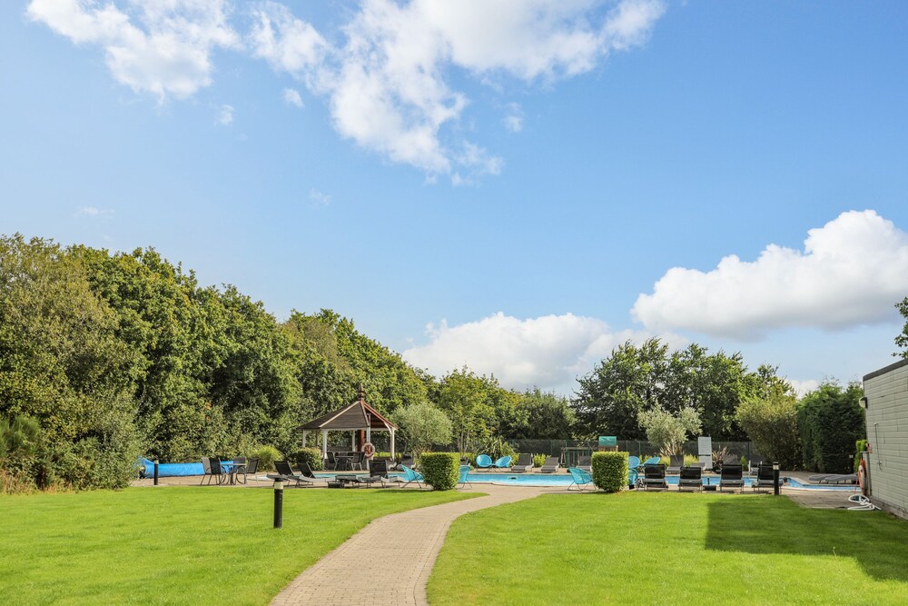 Fairview Lodge