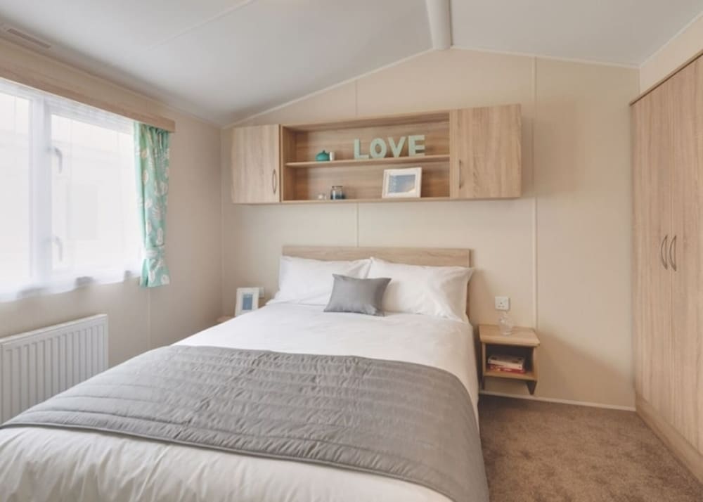 Stunning 6 Birth Caravan in Skegness, Herons Mead view 4