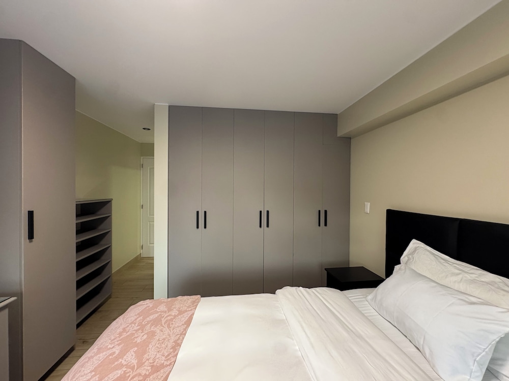 Miraflores 1 Bedroom Executive Apartment