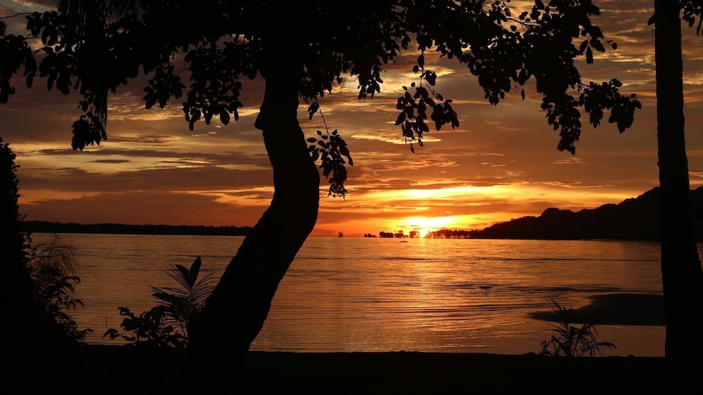 Melrose Beach Resort