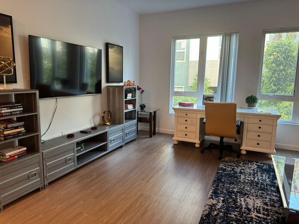 Premier Apts in Vibrant Downtown LA