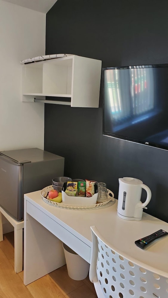 Leicester Vacations - The Bell Gate House - Property Image 2