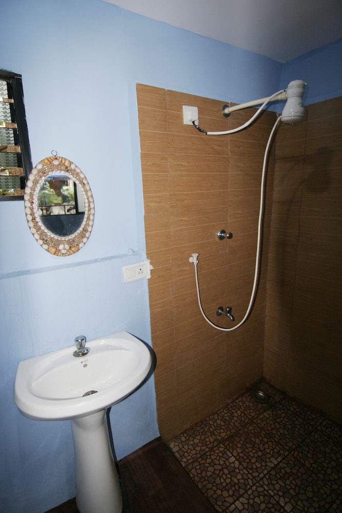 Rudra Holidays Guest House