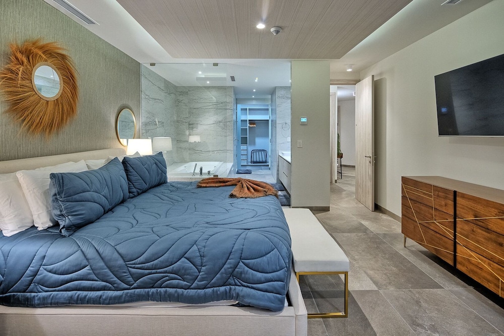 Luxury New Oceanfront Condo 5BR Sleeps 12
