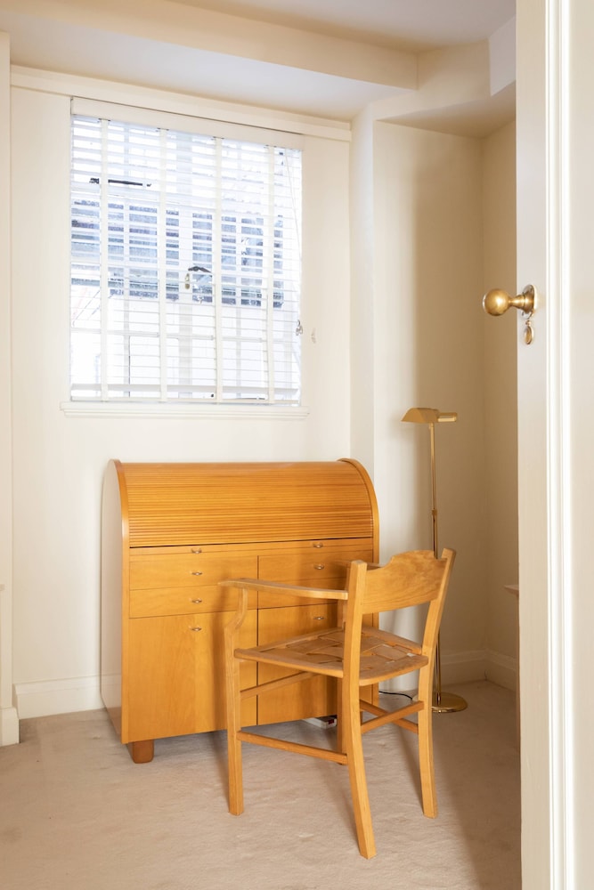 Drayton Gardens VI by Onefinestay