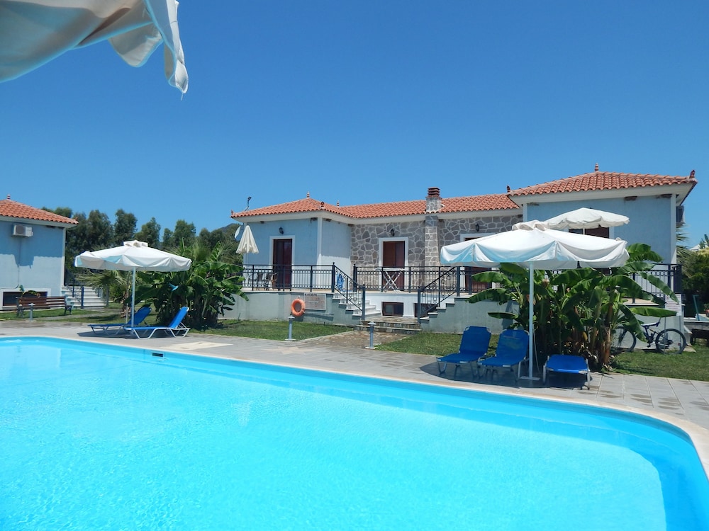 Kaloni village apartments
