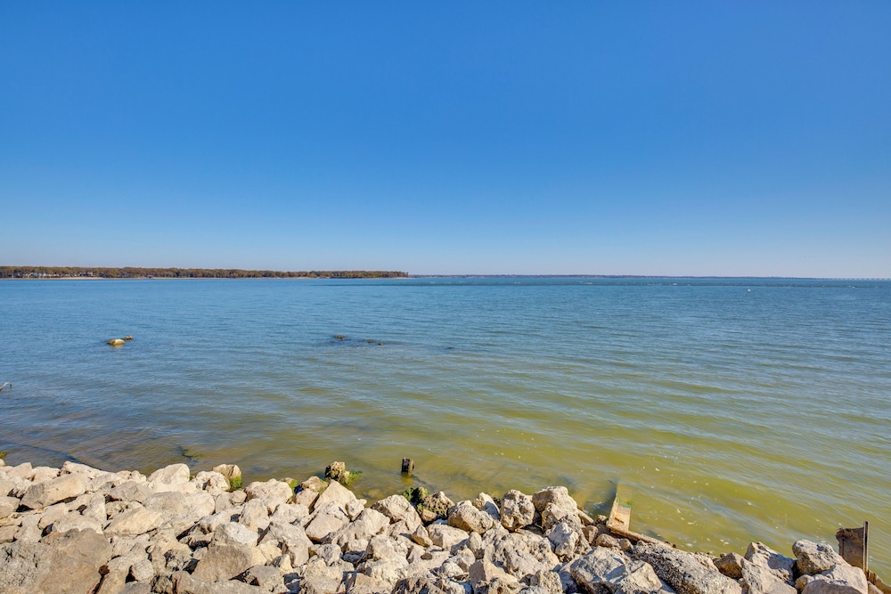 Lakefront Texas Gem w/ Indoor Pool & Water Access