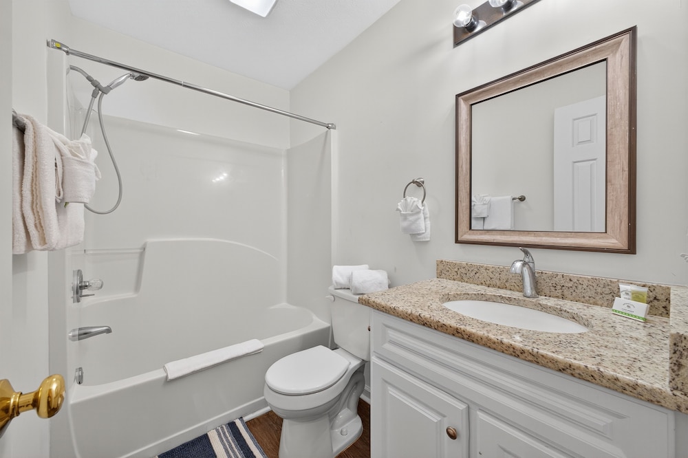 River Oaks 5c 2 Bedroom Condo