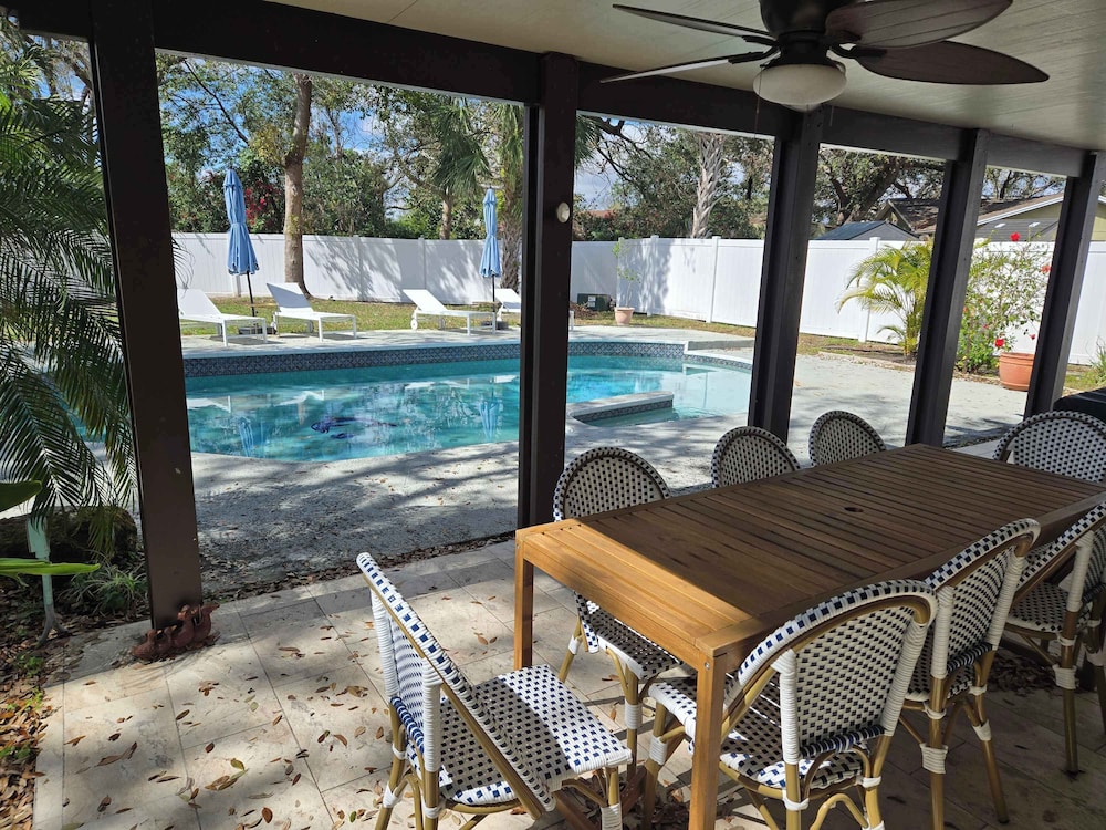 Bay Crest House Stay for 10!