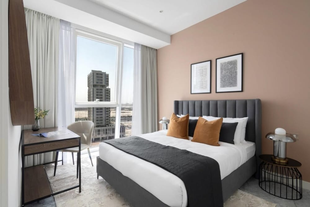 Silkhaus Canal Views Gorgeous 1BR Pool Access