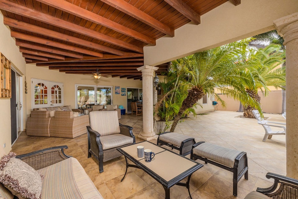 Amazing 4br4ba Villa w Pool Birdsanctuary Views