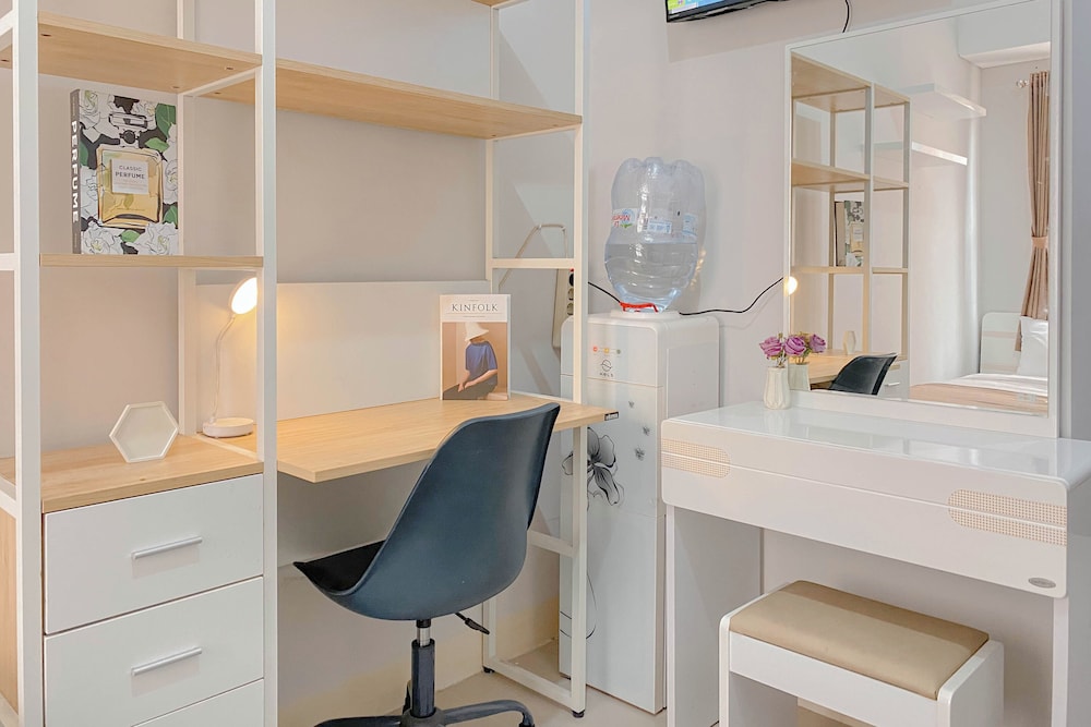 Good And Warm Studio Transpark Juanda Bekasi Timur Apartment