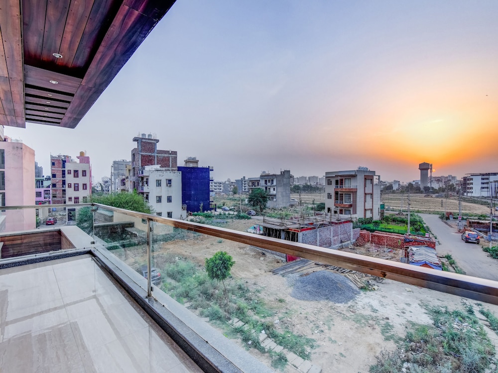 OYO Flagship 757 Blite Golf course road