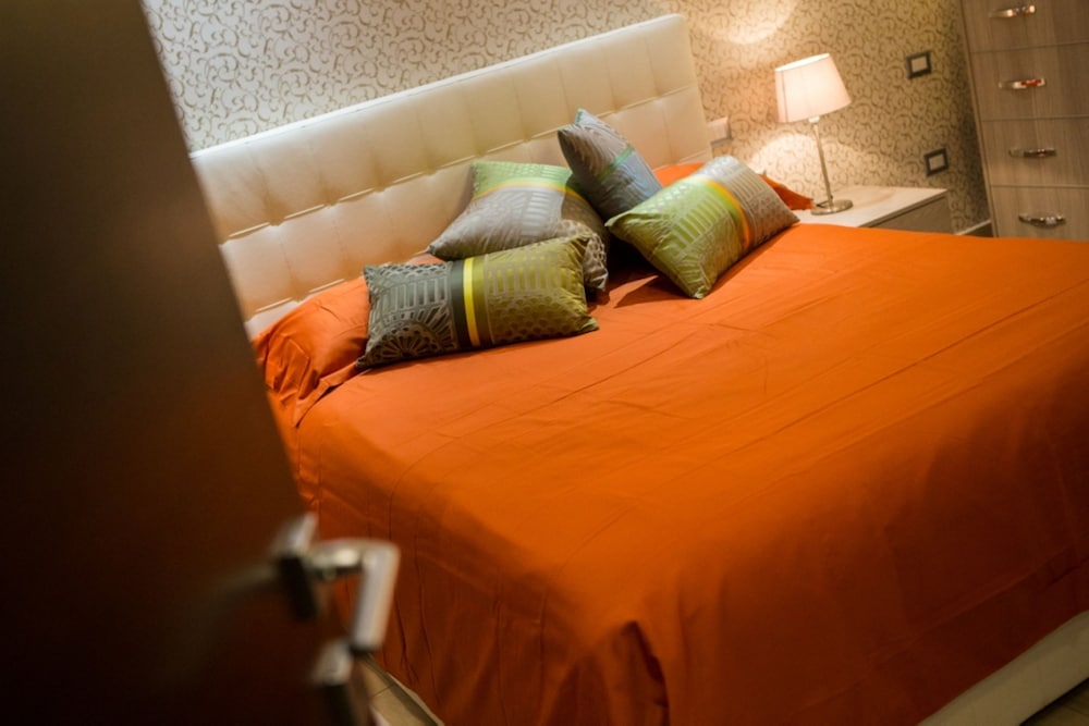 Mikale Rooms