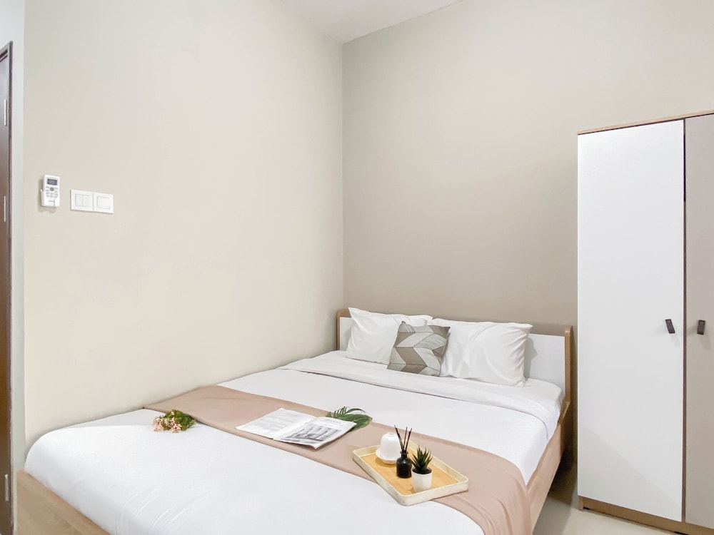 Cozy And Best Place Studio Apartment Royal Sentul Park