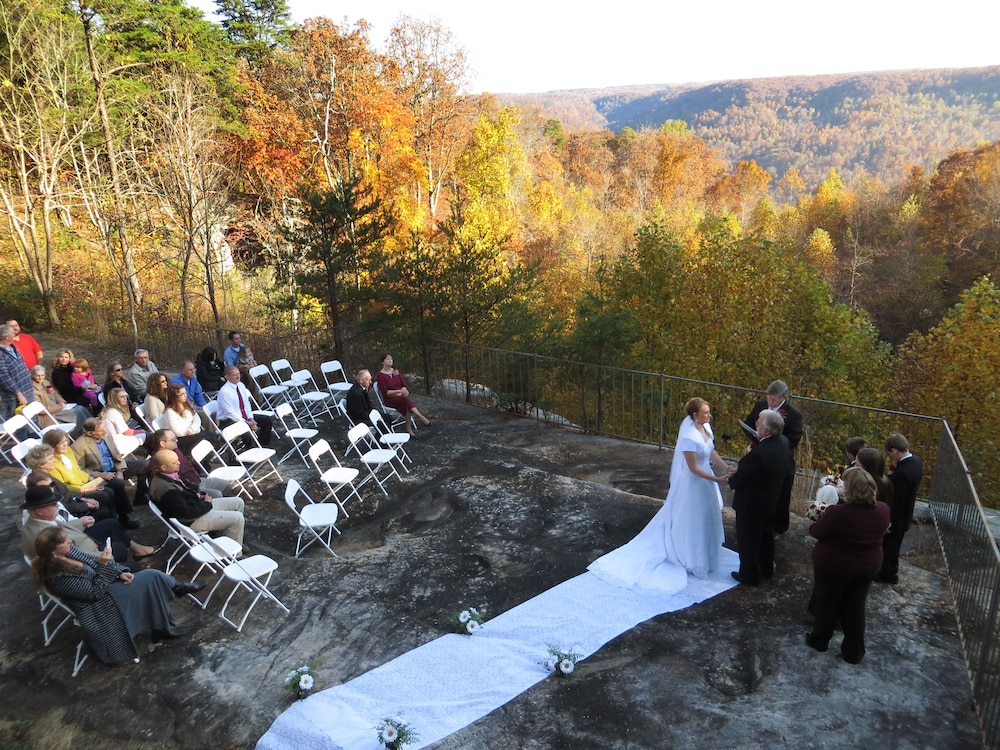 Monterey Vacations - Garden Inn Bed  Breakfast at Bee Rock - Property Image 7