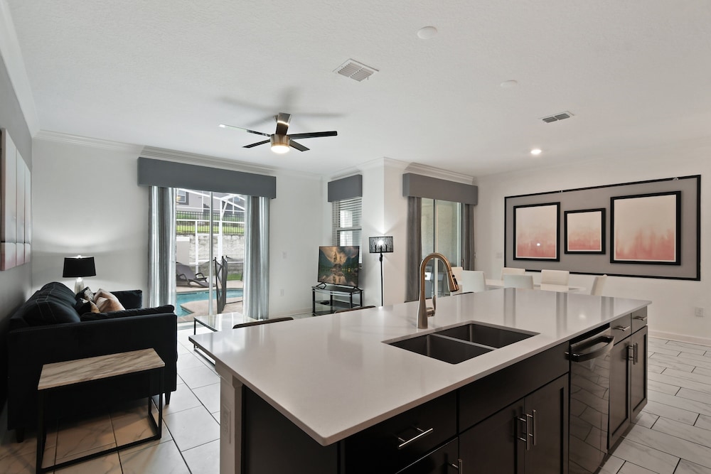 Cozy Family Retreat With Pool Near Disney World