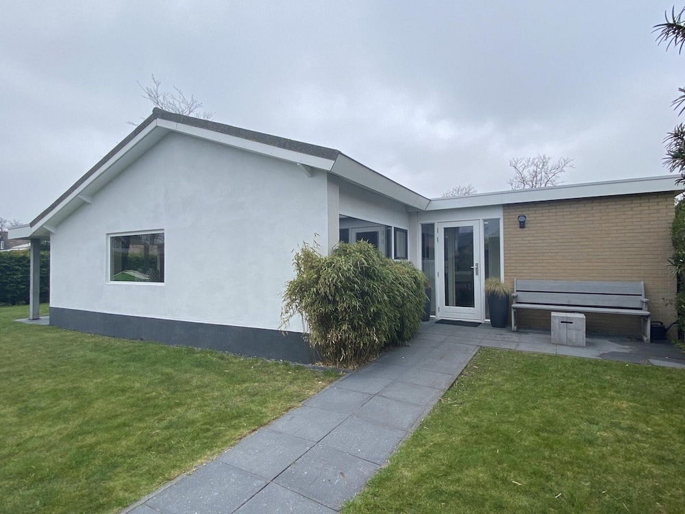 Lovely Holiday Bungalow With Garden