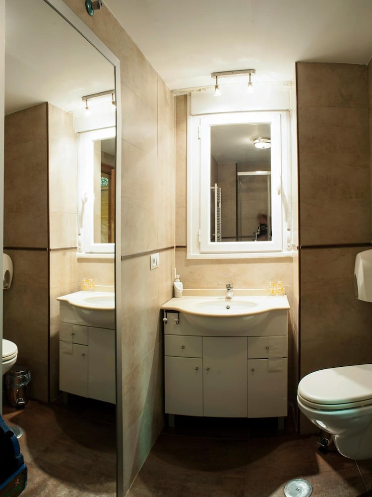 CH Victoria Alojamientos