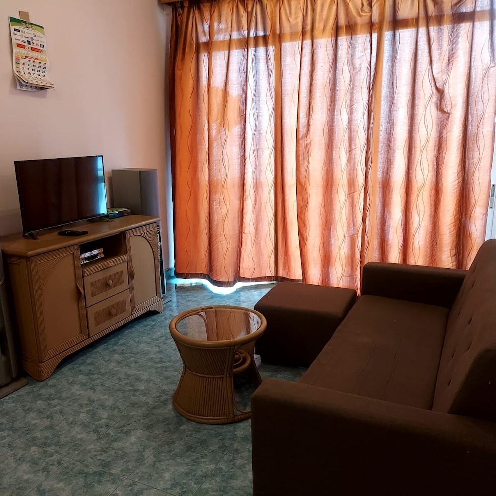 Glory 2 Beds Room By Alpine photo 2