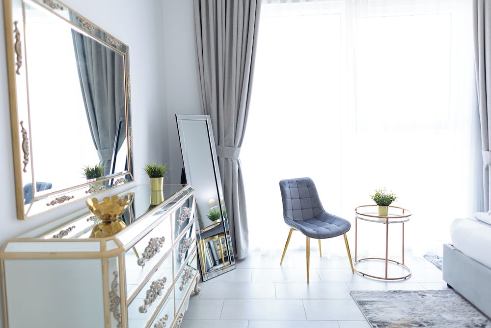 HAPPY SEASON I La Vie apartment