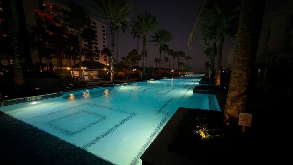 Penthouse Jr Unrivaled Luxury Insane Views 3 Bedroom Apts