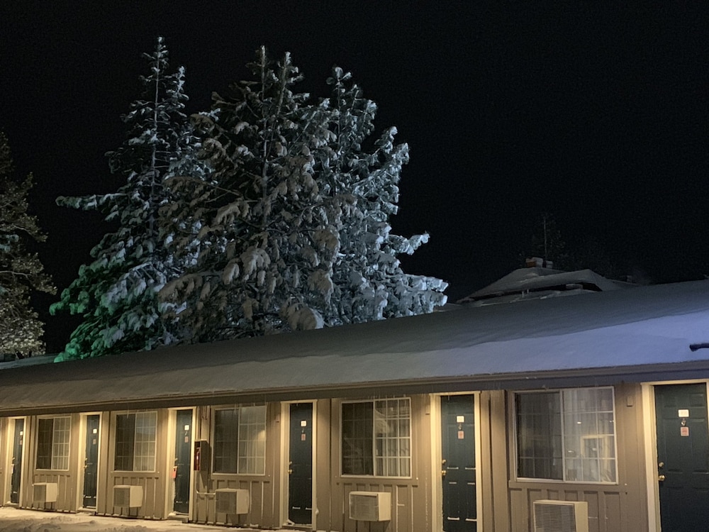 Lake Tahoe Vacations - Blackjack Inn South Lake Tahoe - Property Image 35
