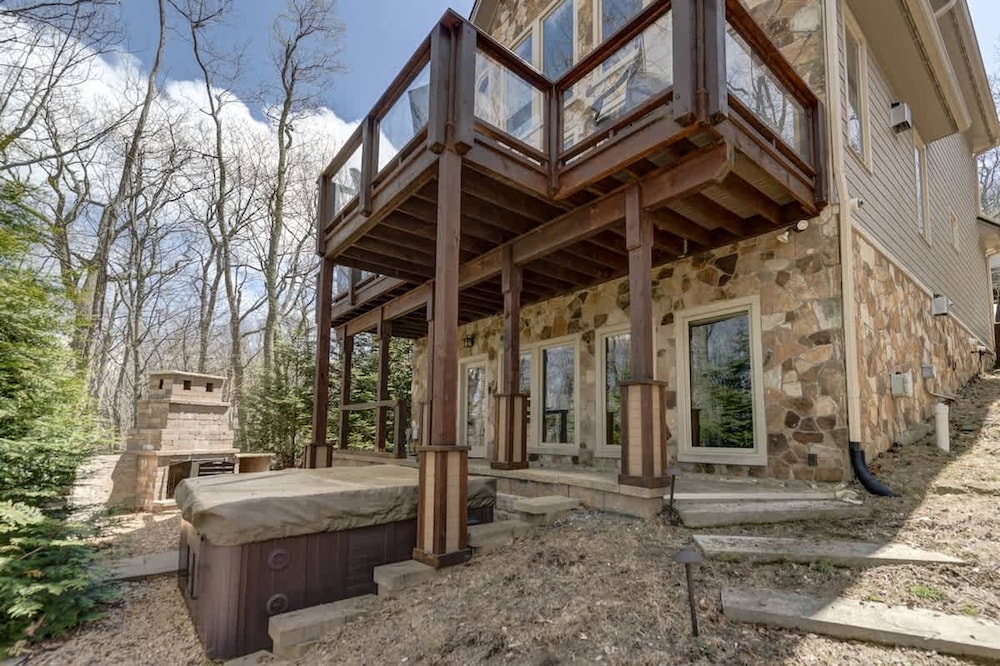 New Ski-in Ski-out Hot Tub Fire Pit Spa