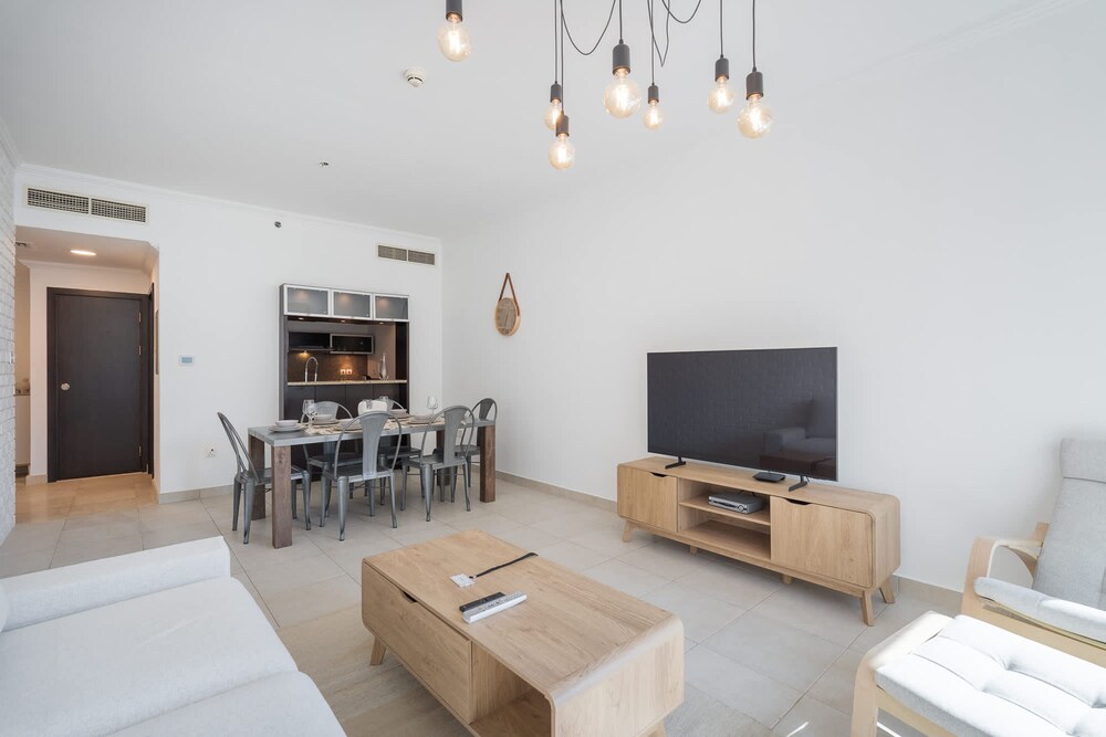 Elegant 1-bedroom Apartment for 4 in Dubai Marina