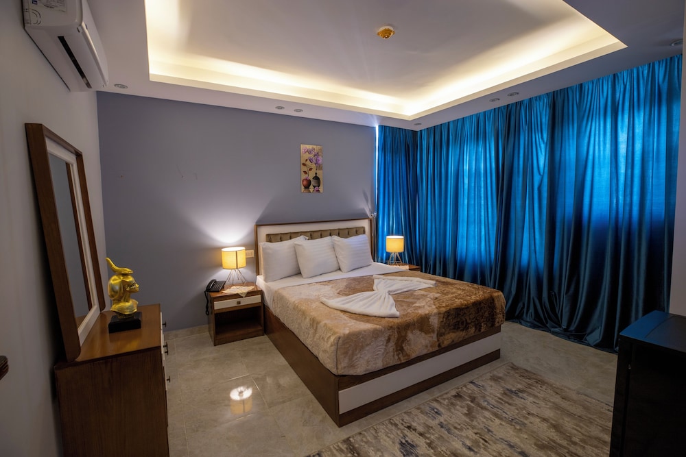 Sun City Hotel