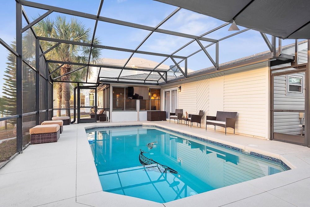 Canal Front Oasis With Pool in Palm Coast