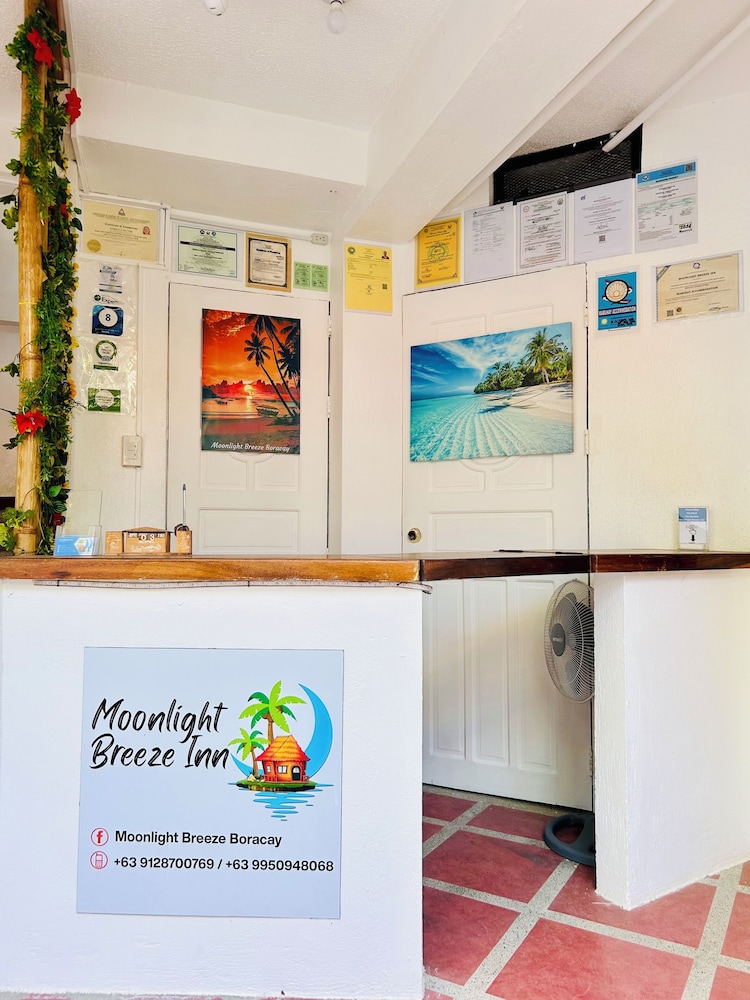 Moonlight Breeze Inn