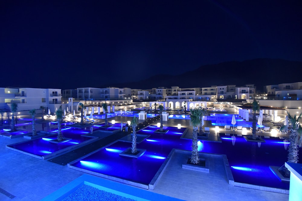Anemos Luxury Grand Resort