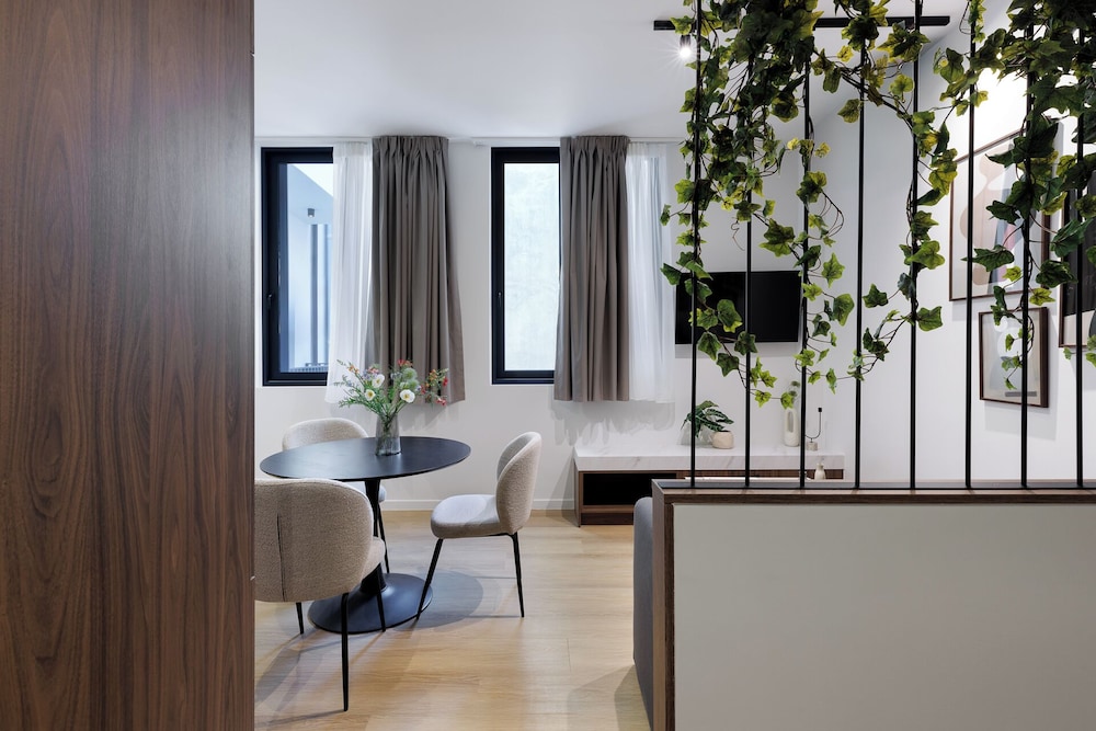 MoRe by Zoia Living