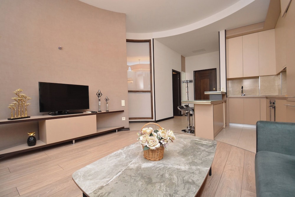 Kajaznuni street apartment on 4 floor