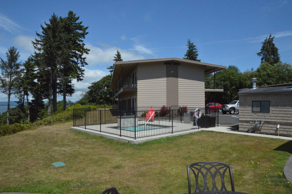 Astoria Crest Motel