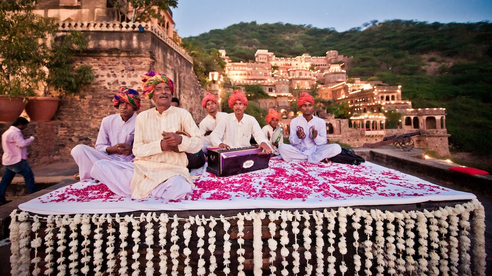 Neemrana Fort-Palace