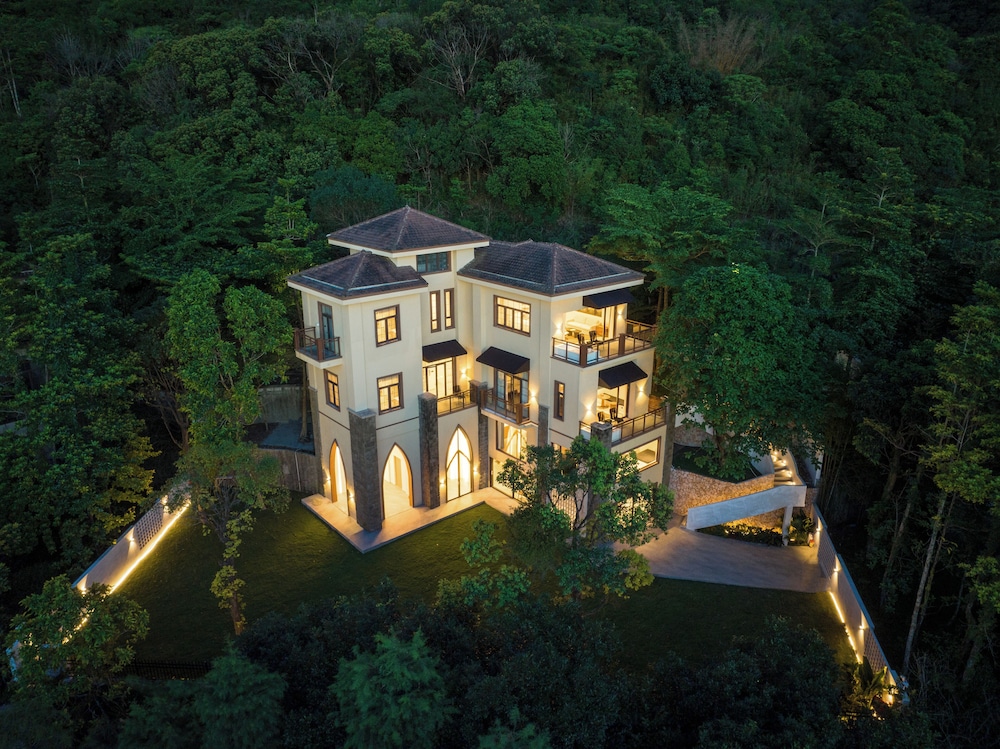 Miyue Shenzhen Tianlu Secret Wild Wizard Holiday Hotel