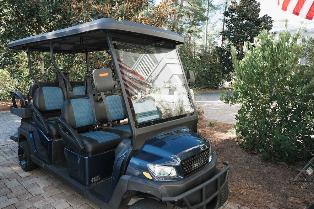 Somewhere on the Beach by Avantstay Golf Cart + Bikes, Pool Access, Beach