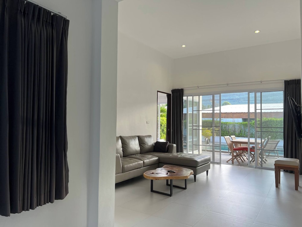 Tranquil Oasis in Taling Ngam 2-bedroom Pool Villa