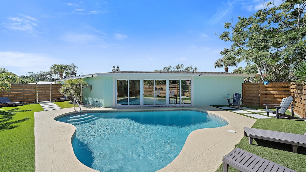 Coastal Cottage 2 Bedroom Home