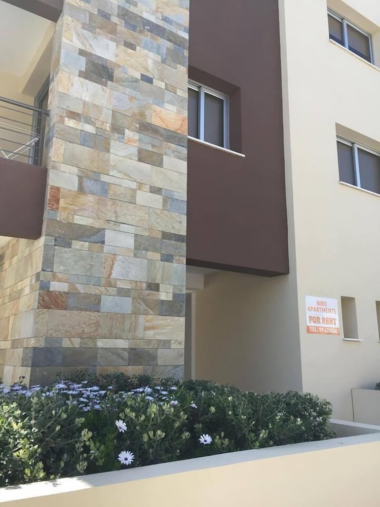 Niro Apartments