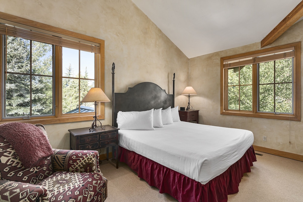 Thistle Drive Home at Deer Valley Resort - 4 Bedroom Home #3020 4 Condo