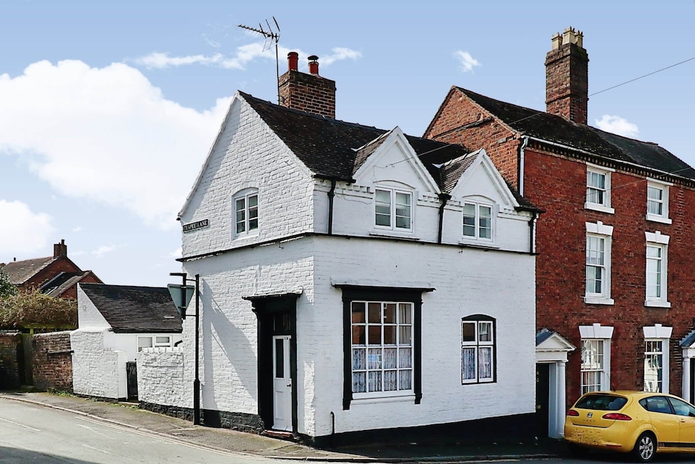 2 Bed Cottage Beautiful Setting Walk to Ironbridge view 4