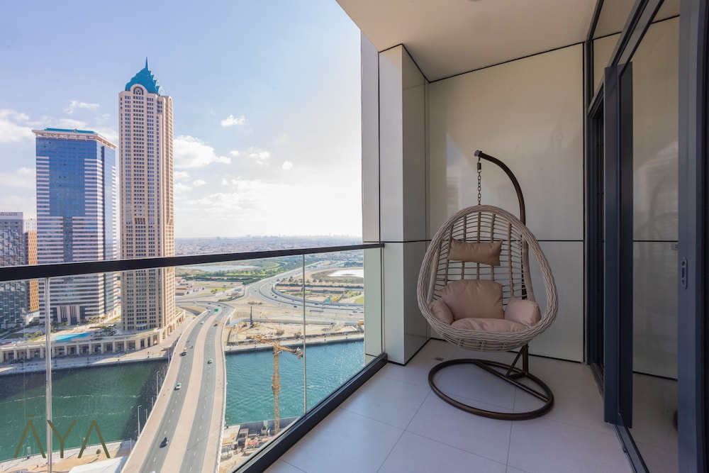 Aya - Aqua Canal/ One-Bedroom Retreat at ZADA Tower
