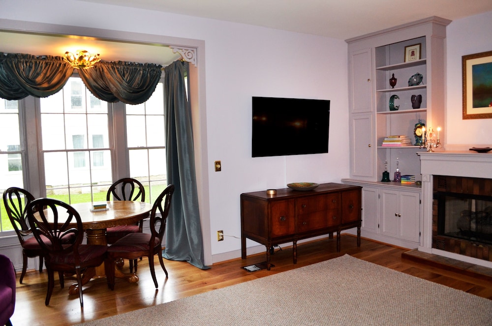 John Henry Bed & Breakfast view 4