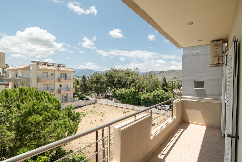 Amazon Apartment view 5